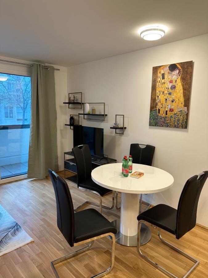Amazing City Center Apartment Виена Екстериор снимка
